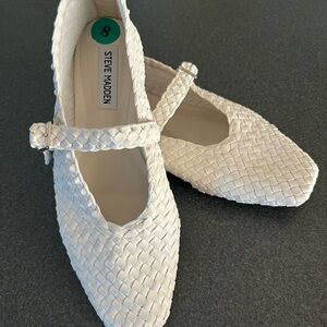 Steve Madden Women's Cream Woven Flats